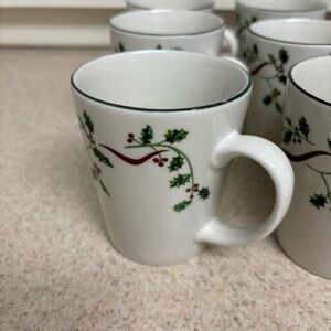 Holiday Holly Design Mug Set